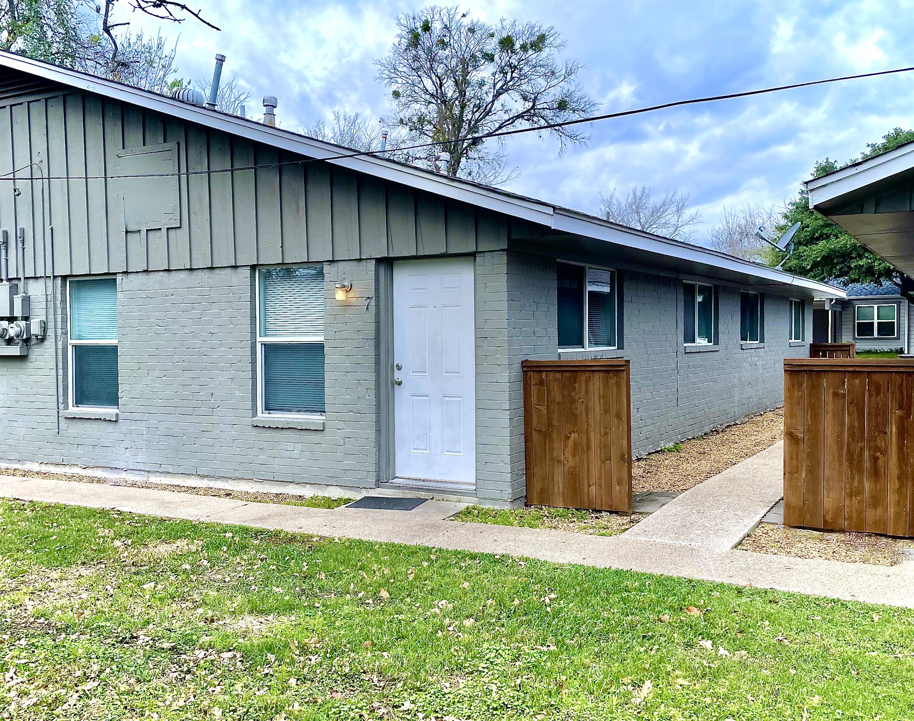 105 Davis Street - 7
